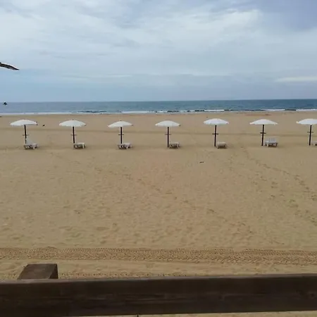 Four Seasons House * Monte Gordo